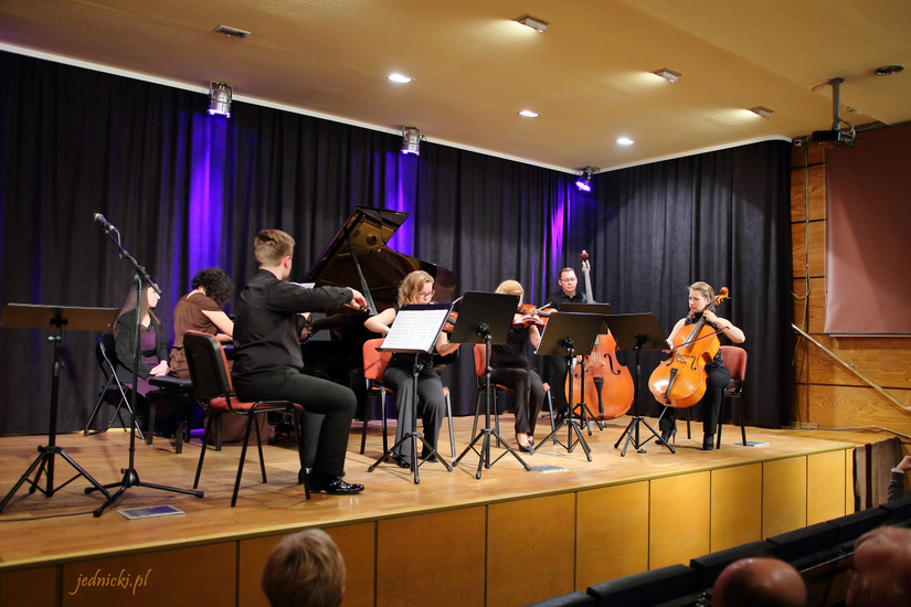 II Koncert fortepianowy f-moll op. 21 Fryderyka Chopina - Zesp Szk Muzycznych Ruda lska - 9 marca 2016 rok